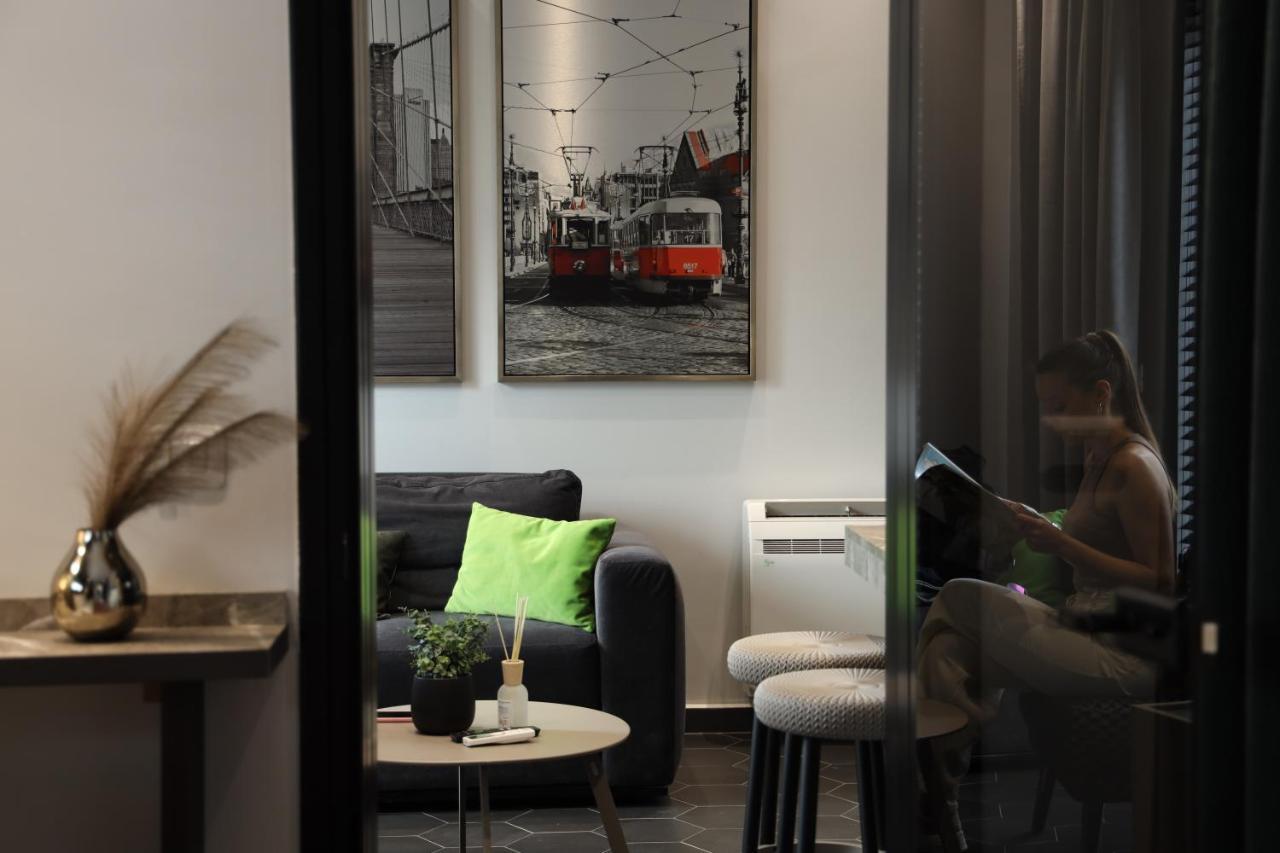 Urban Stay Tirana Deluxe Exterior photo